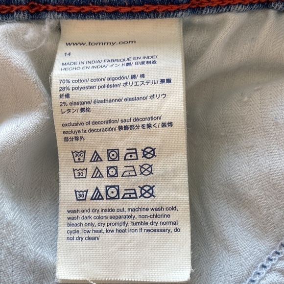 Tommy Hilfinger denim leggings with cute zippers on hem. Size 14.
C - Picture 8 of 16